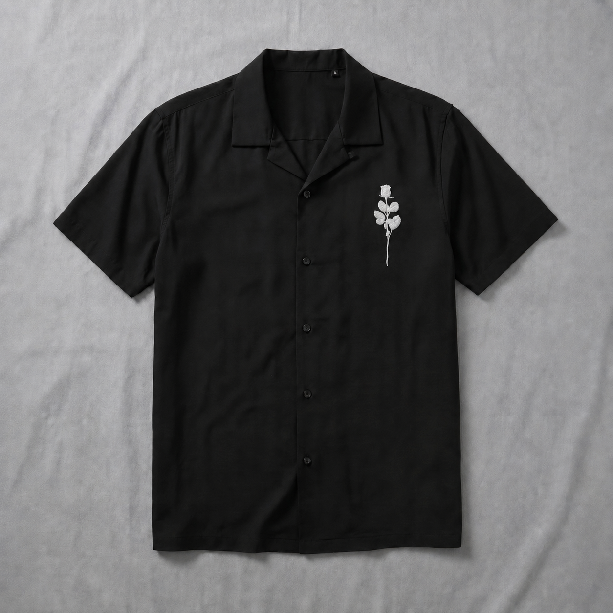 Camisa de trabajo con mangas bordadas