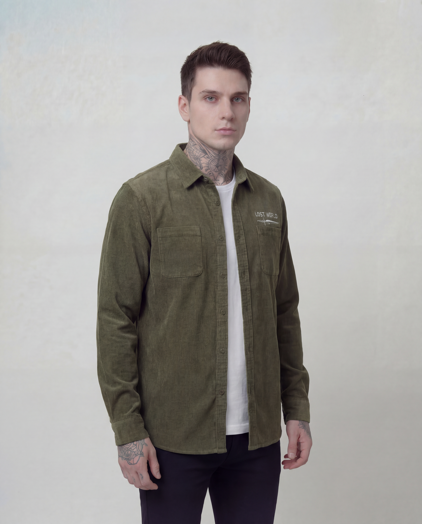 Chemise de travail à manches brodées