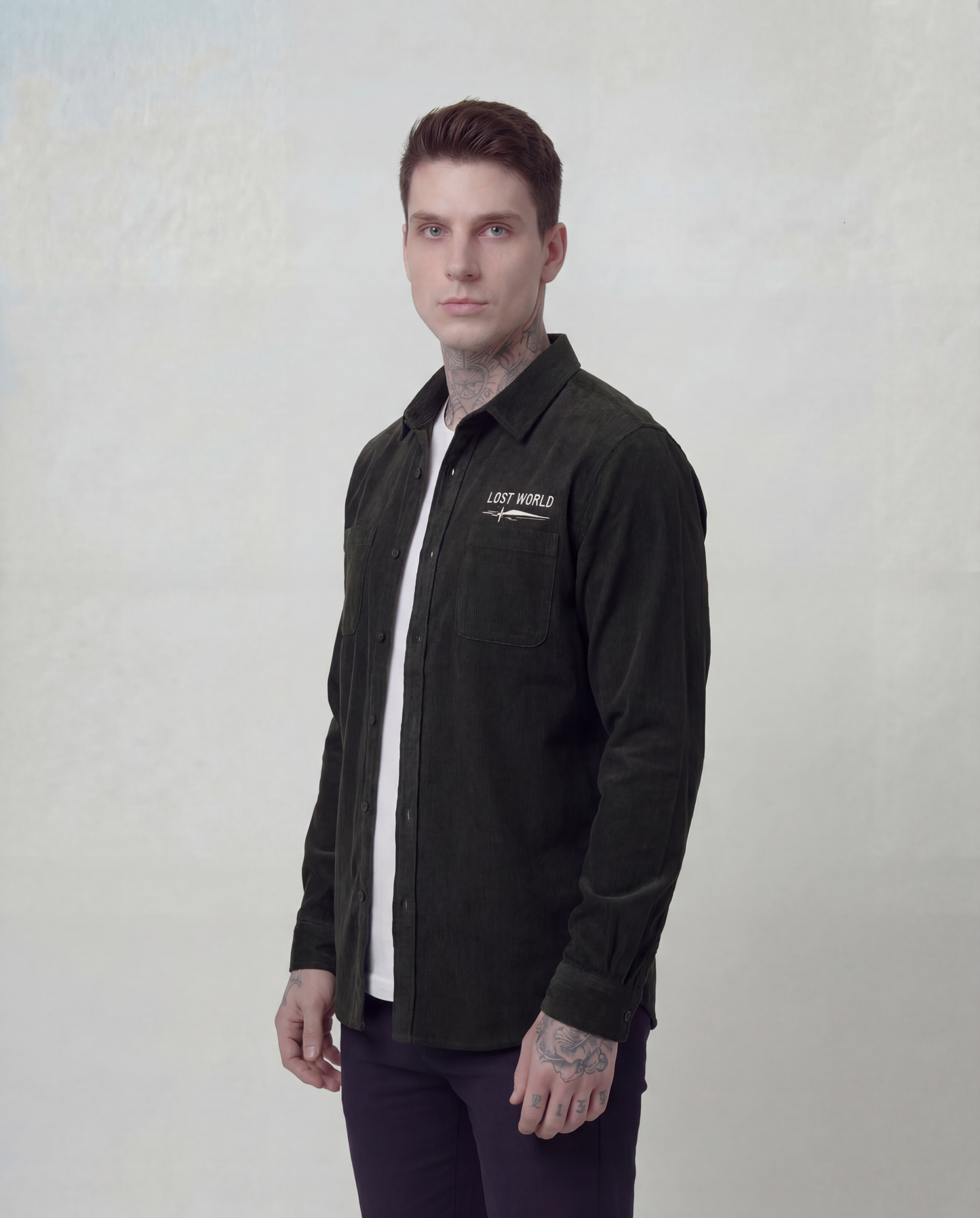 Chemise de travail à manches brodées