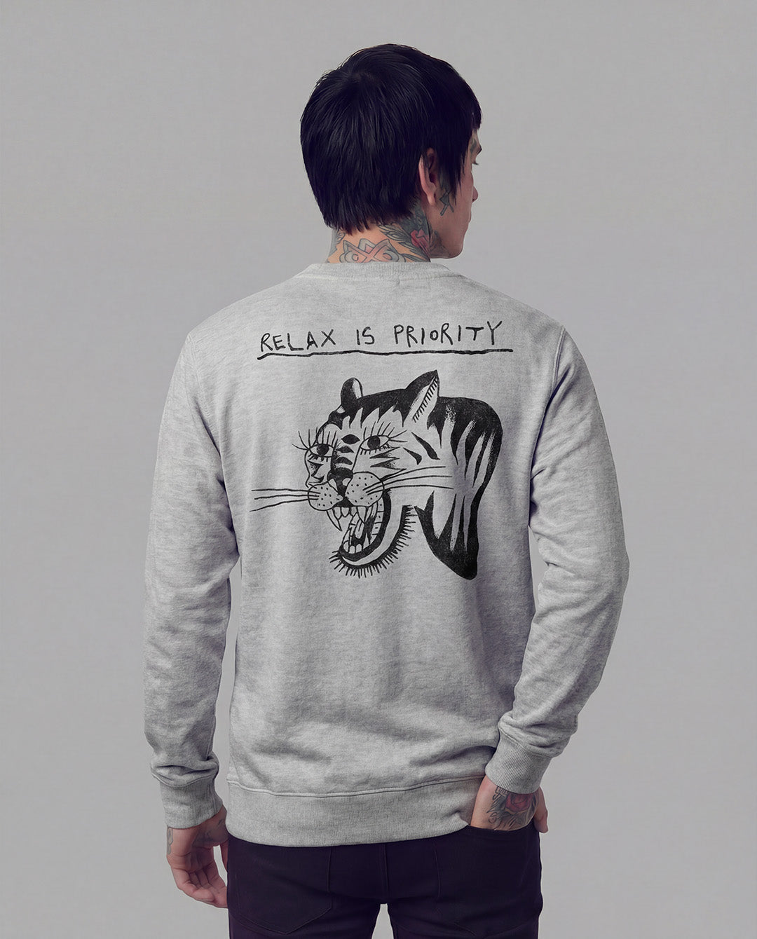 Relax es Priority Grey Crew