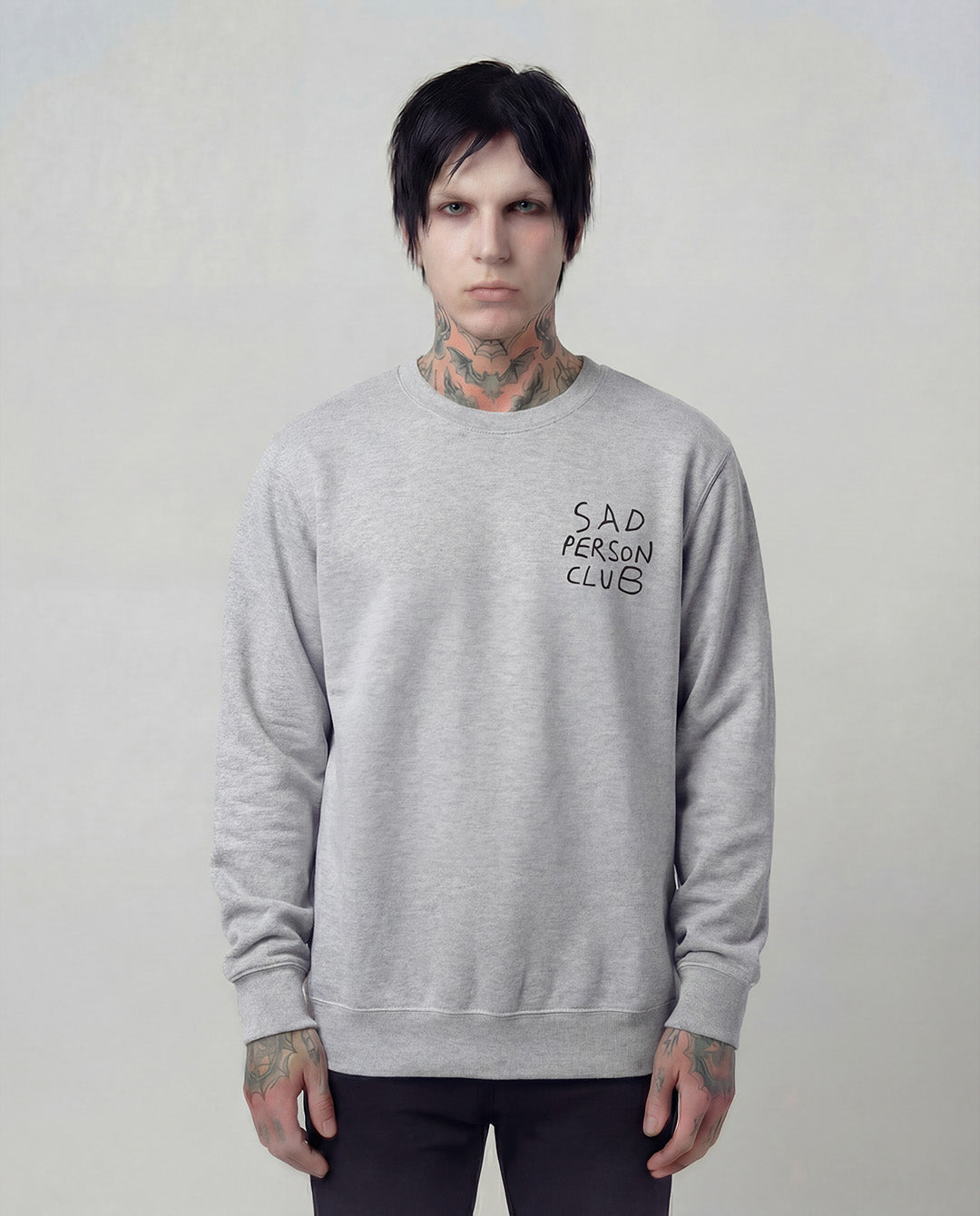 Tripulación gris del club de la persona triste