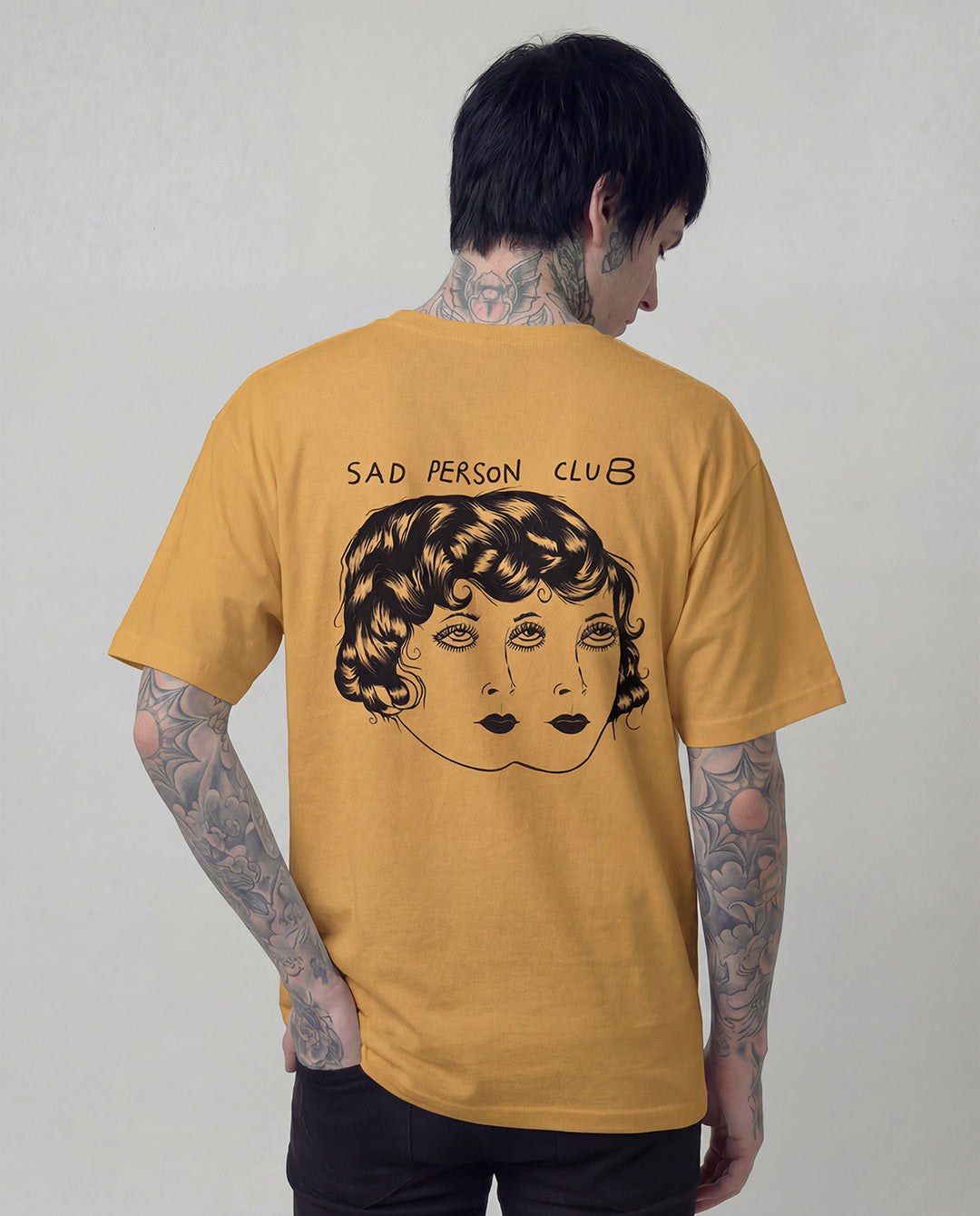 Sad Person Club geel T-shirt